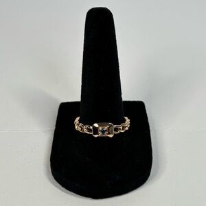 18k yellow gold-plated chain ring with blue stone accent